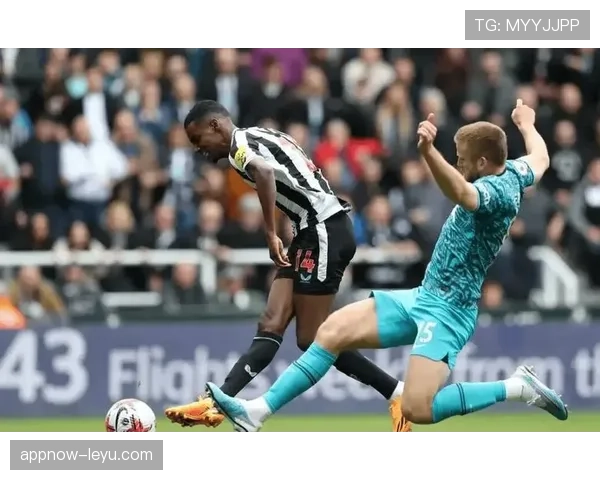 帕克伯恩利状态回暖，英超赛场迎新挑战