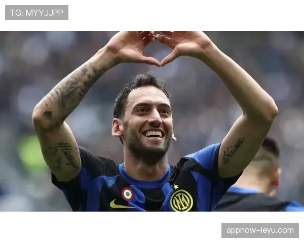 恰尔汗奥卢任意球再显神技,精准与力量完美融合闪耀赛场 恰尔汗奥卢任意球再显神技,精准与力量完美融合闪耀赛场