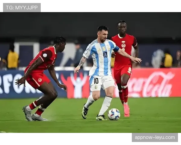 阿根廷队闪电反击制胜，团队防守策略再显奇效