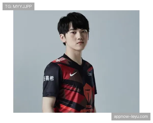 金玟哉克服伤病困难，状态回暖备受关注，力争重返赛场尽显实力