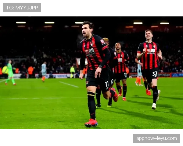 曼联：豪门定位与现实困境——从争冠梦到内部危机的下滑之路，管理难题与战术体系暴露致命缺陷