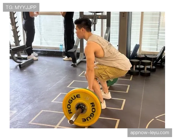 练俊杰这训练强度，凌晨四点健身房打卡是认真的？